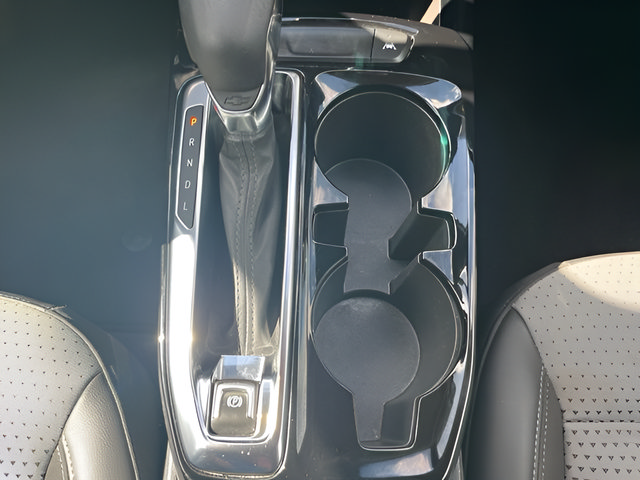 Used 2025 Chevrolet Trax LT FWD image 30
