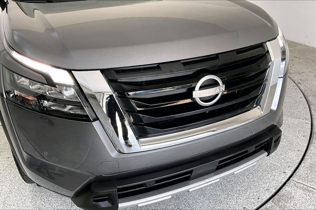 Used 2025 Nissan Pathfinder Platinum w/ Cargo Package FWD image 36