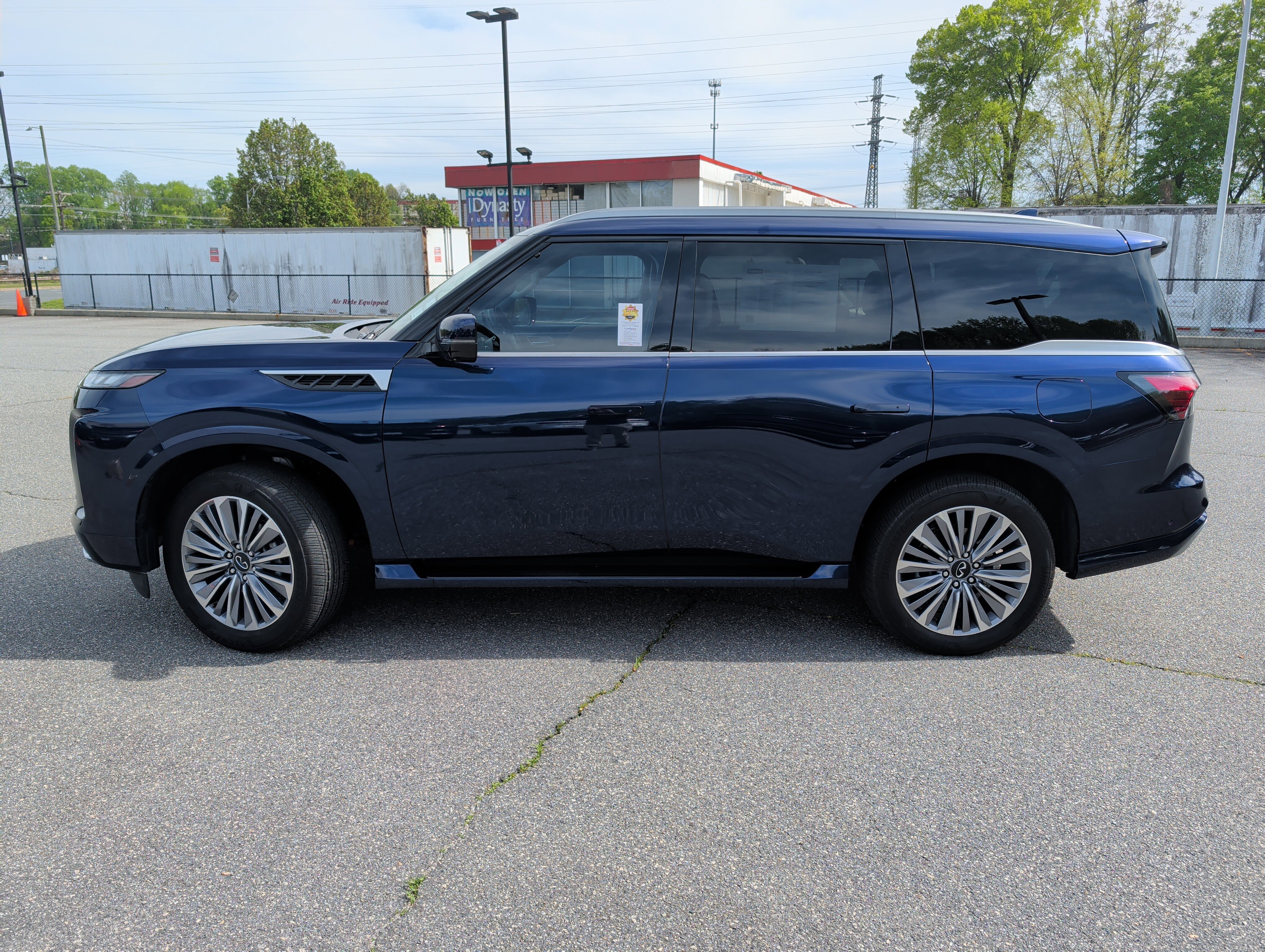 Used 2025 INFINITI QX80 Luxe image 6