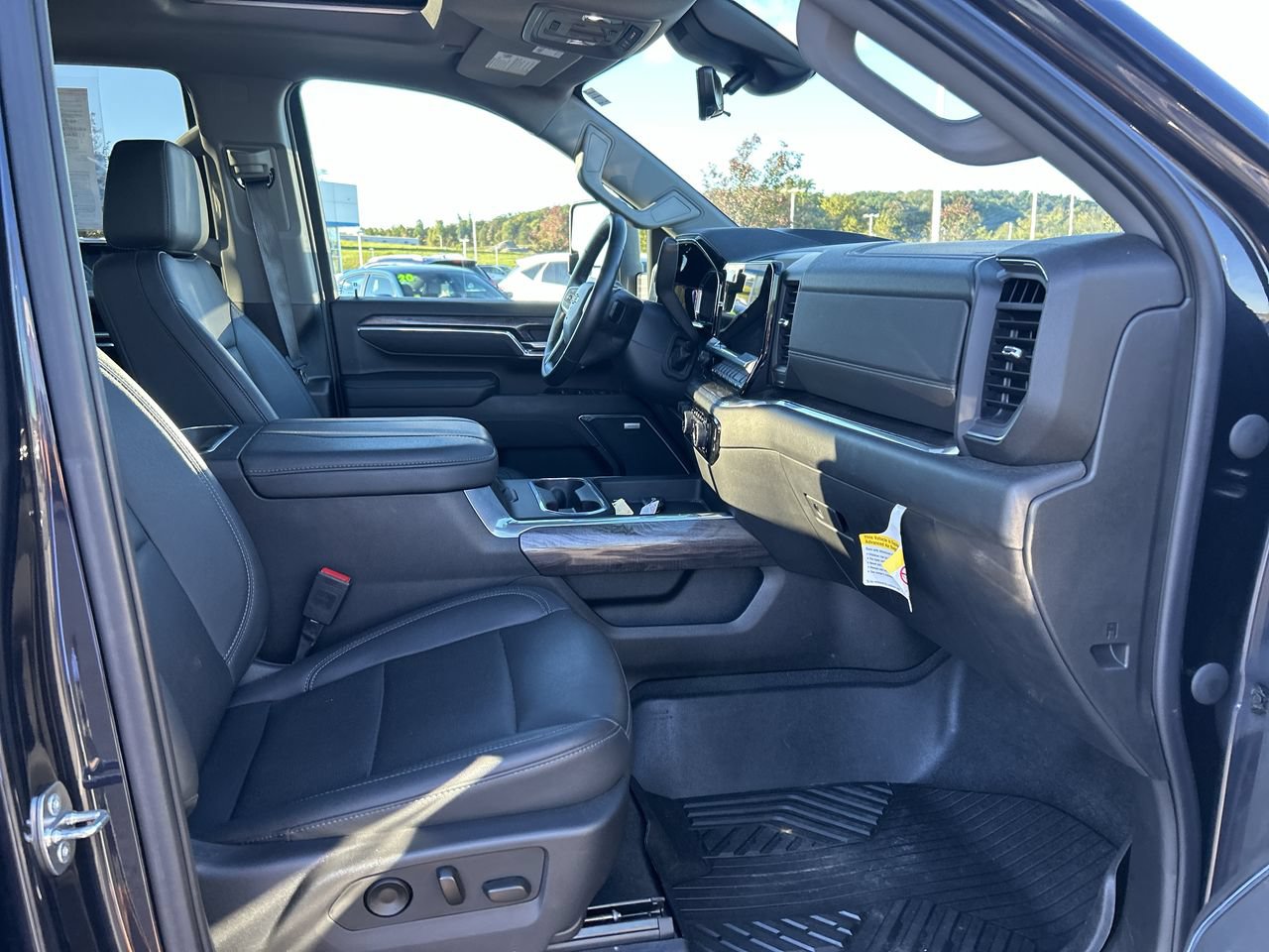 Used 2024 Chevrolet Silverado 3500 LTZ w/ LTZ Convenience Package AWD/4WD image 15