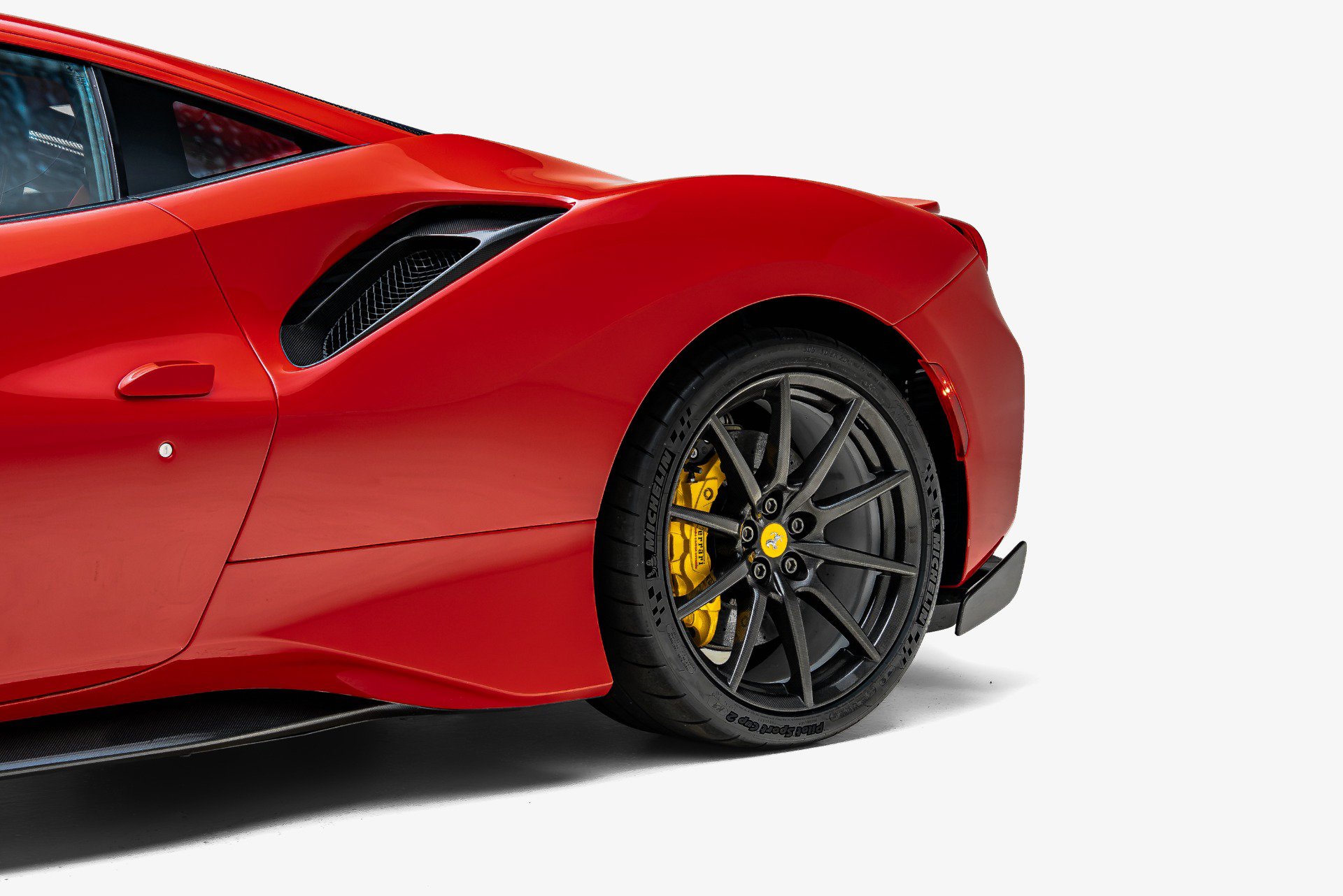 Used 2019 Ferrari 488 Pista Coupe RWD image 17