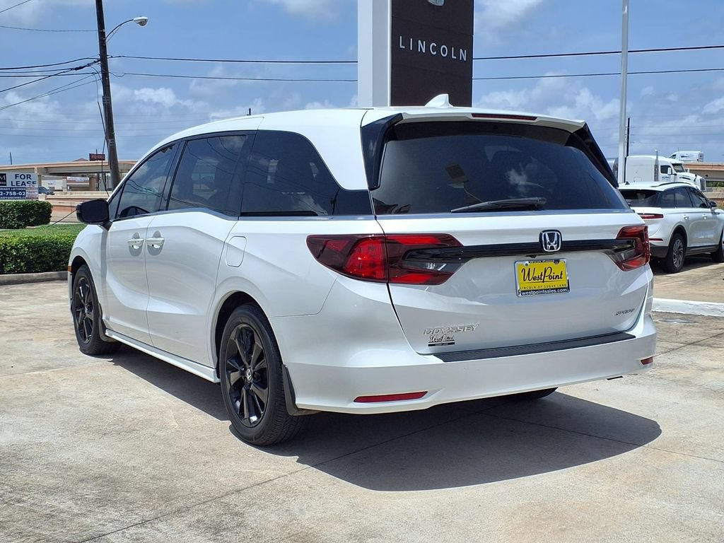 Used 2023 Honda Odyssey Sport image 4