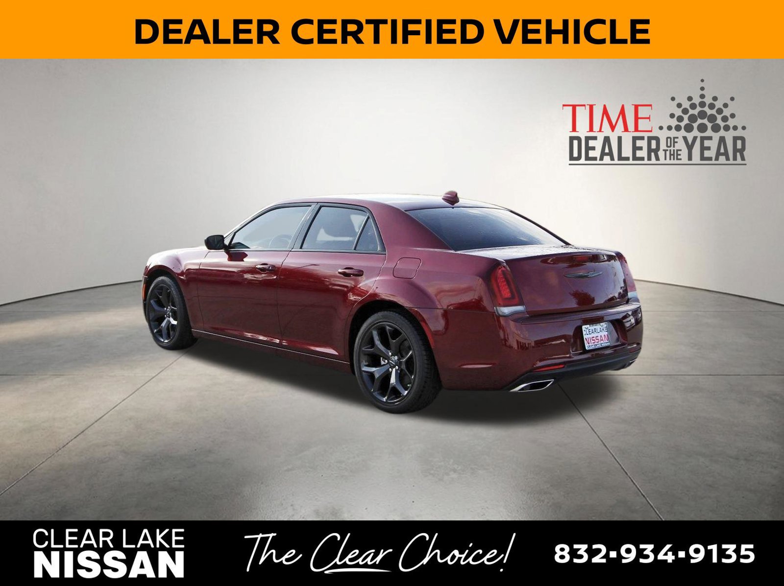 Used 2022 Chrysler 300 Touring w/ Sport Appearance Package RWD image 6