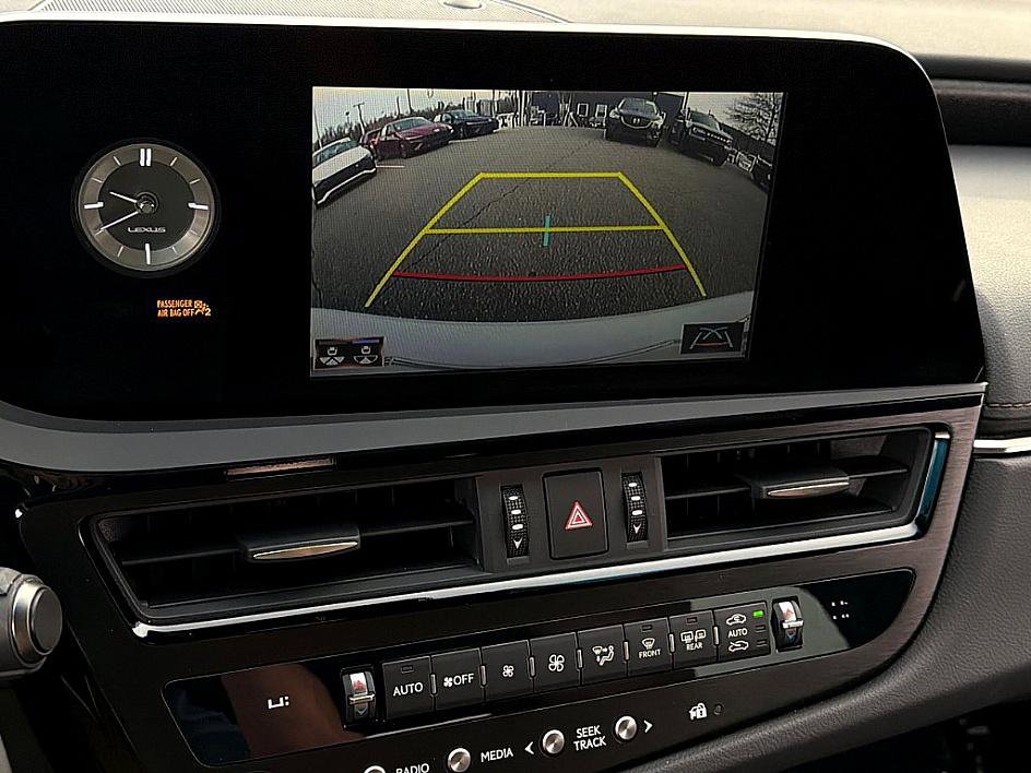 Used 2022 Lexus ES 300h w/ Premium Package image 13