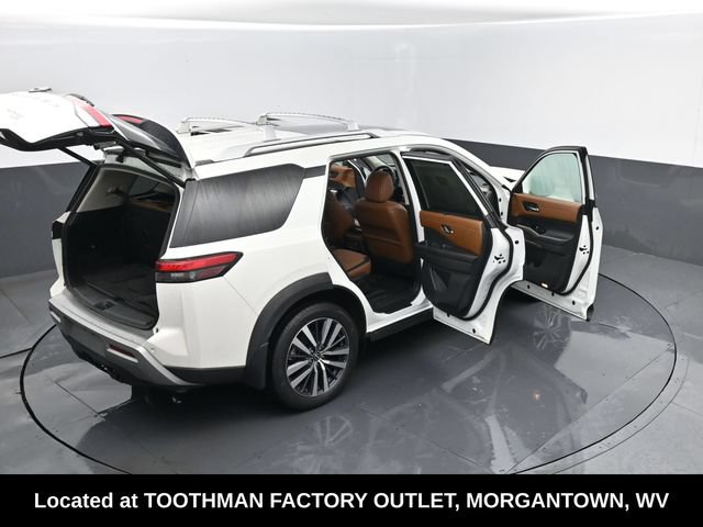 Used 2022 Nissan Pathfinder Platinum w/ Cargo Package AWD/4WD image 31