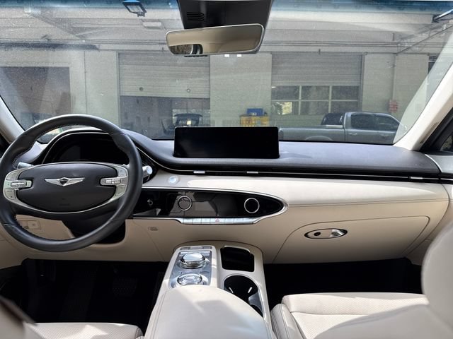 Used 2023 Genesis GV70 2.5T w/ Select Package AWD/4WD image 11