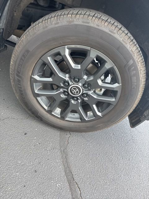 Used 2024 Toyota Sequoia Platinum AWD/4WD image 11