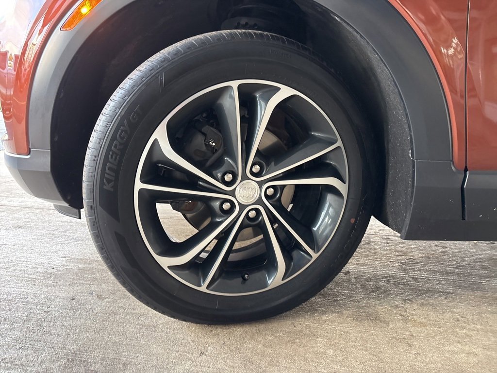 Used 2020 Buick Encore GX Essence image 32