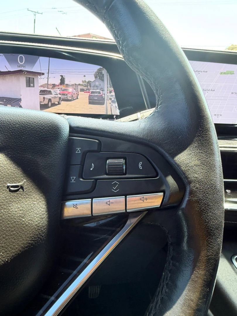 Used 2022 Cadillac Escalade Sport RWD image 26