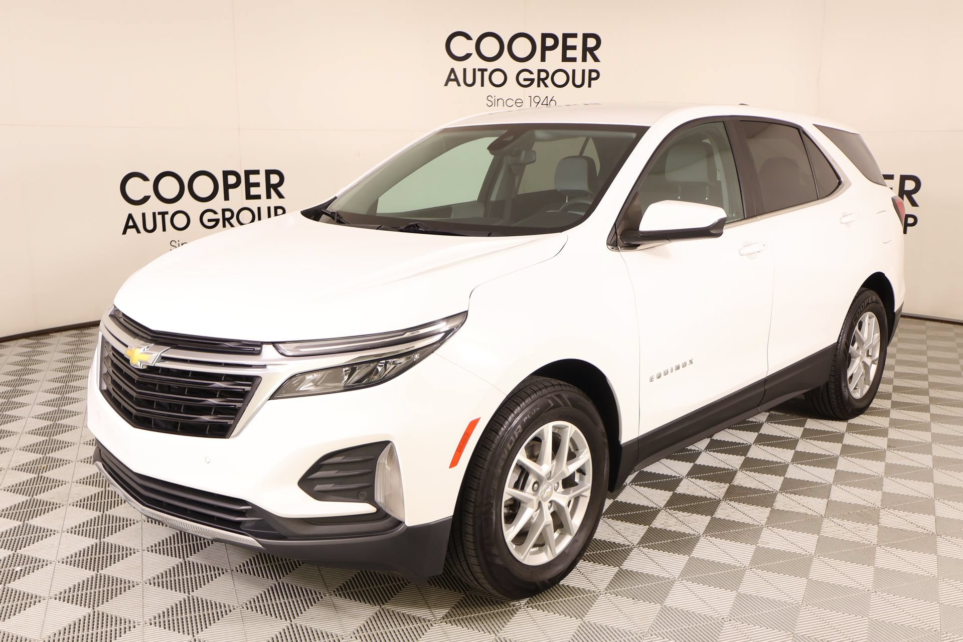 Used 2023 Chevrolet Equinox LT FWD image 9