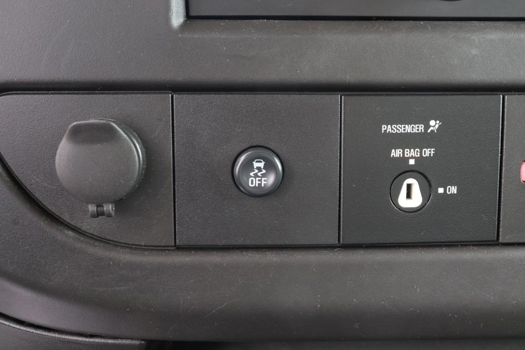 Used 2021 Chevrolet Express 4500 Extended w/ Power Convenience Package RWD image 16