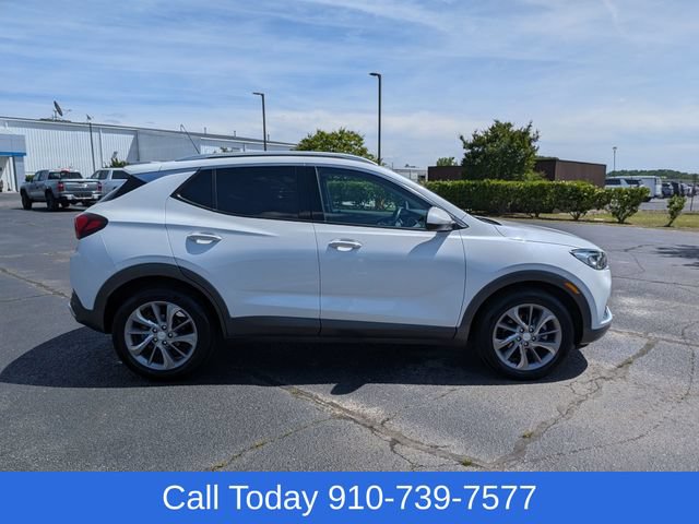 Used 2023 Buick Encore GX Essence w/ Experience Buick Package FWD image 2
