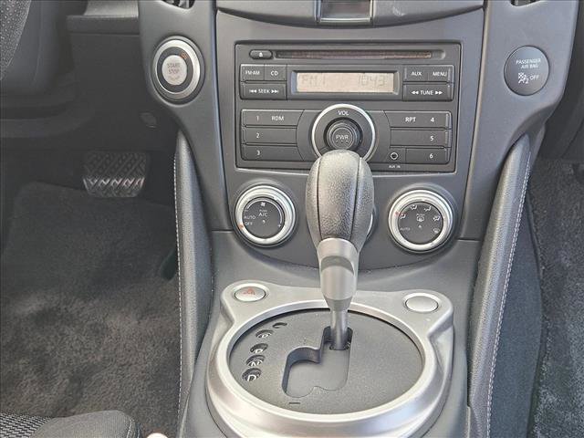 Used 2011 Nissan 370Z Touring w/ Sport Pkg image 11