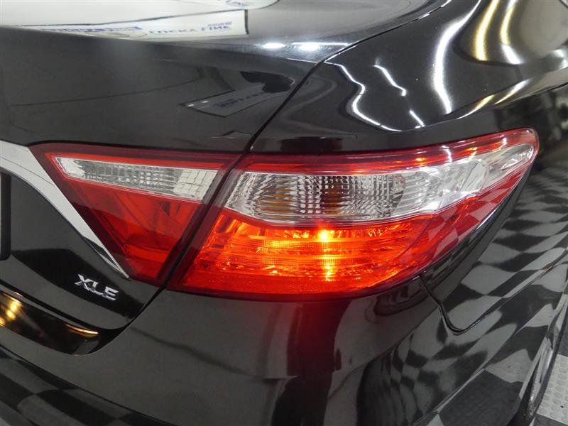 Used 2016 Toyota Camry XLE FWD image 16