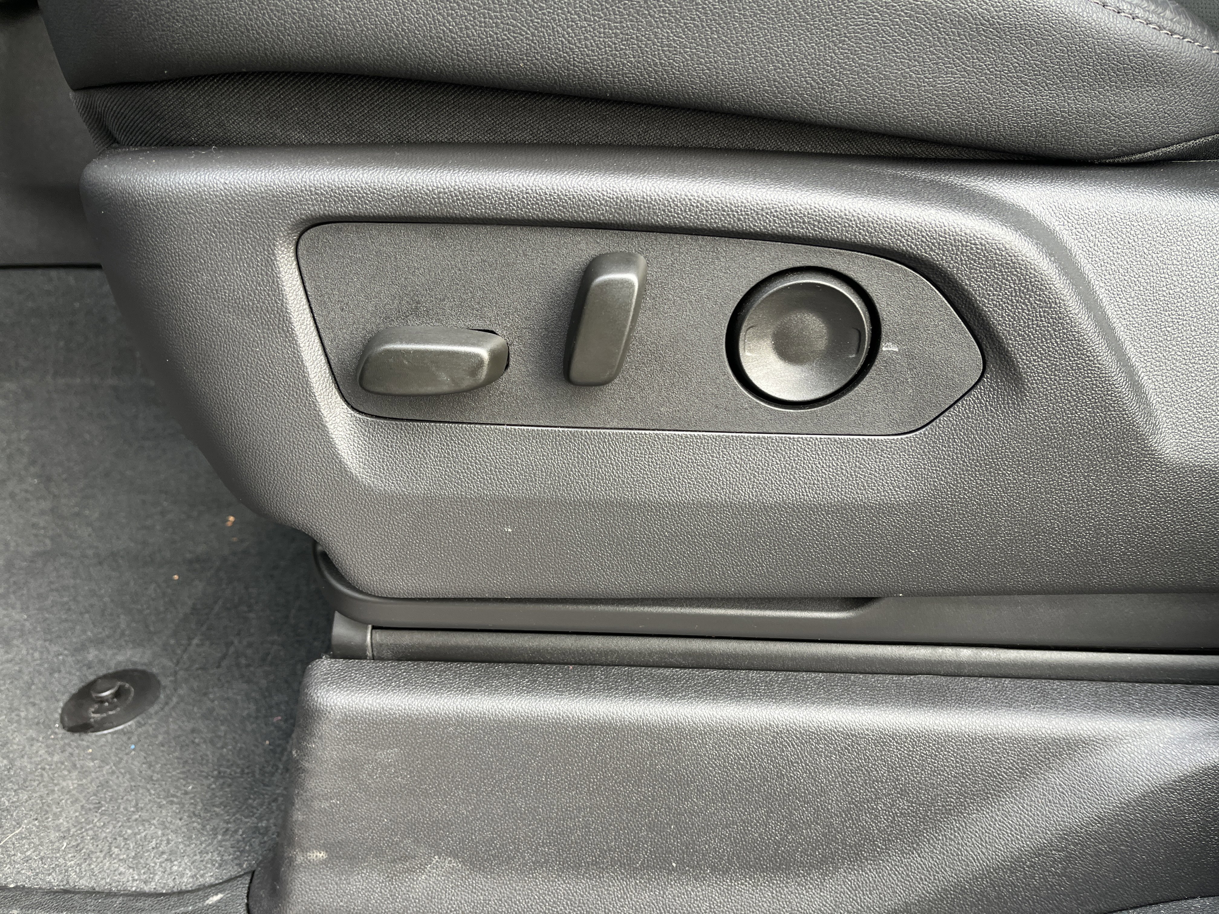 Used 2025 Chevrolet Silverado 1500 ZR2 w/ Technology Package image 12