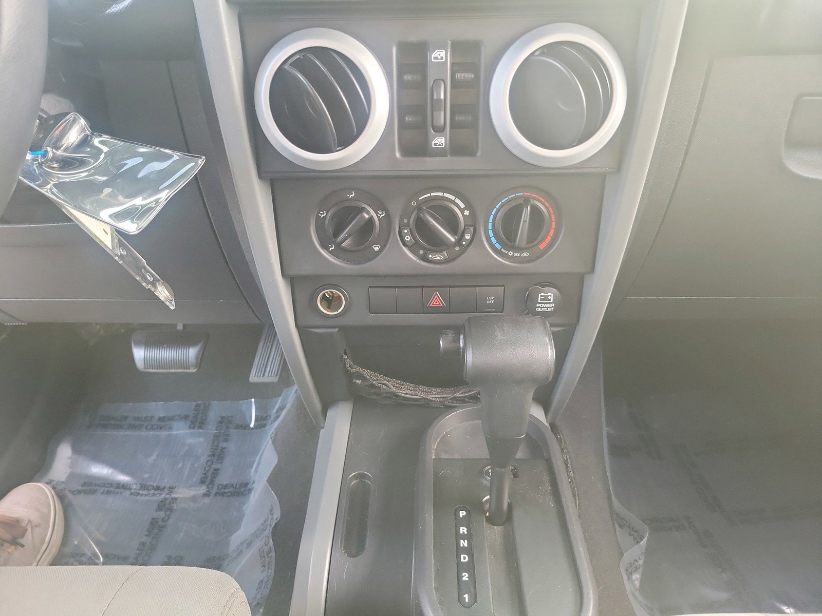 Used 2009 Jeep Wrangler Unlimited Sahara w/ Dual Top Group image 19