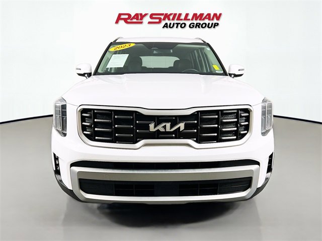Used 2023 Kia Telluride S image 2