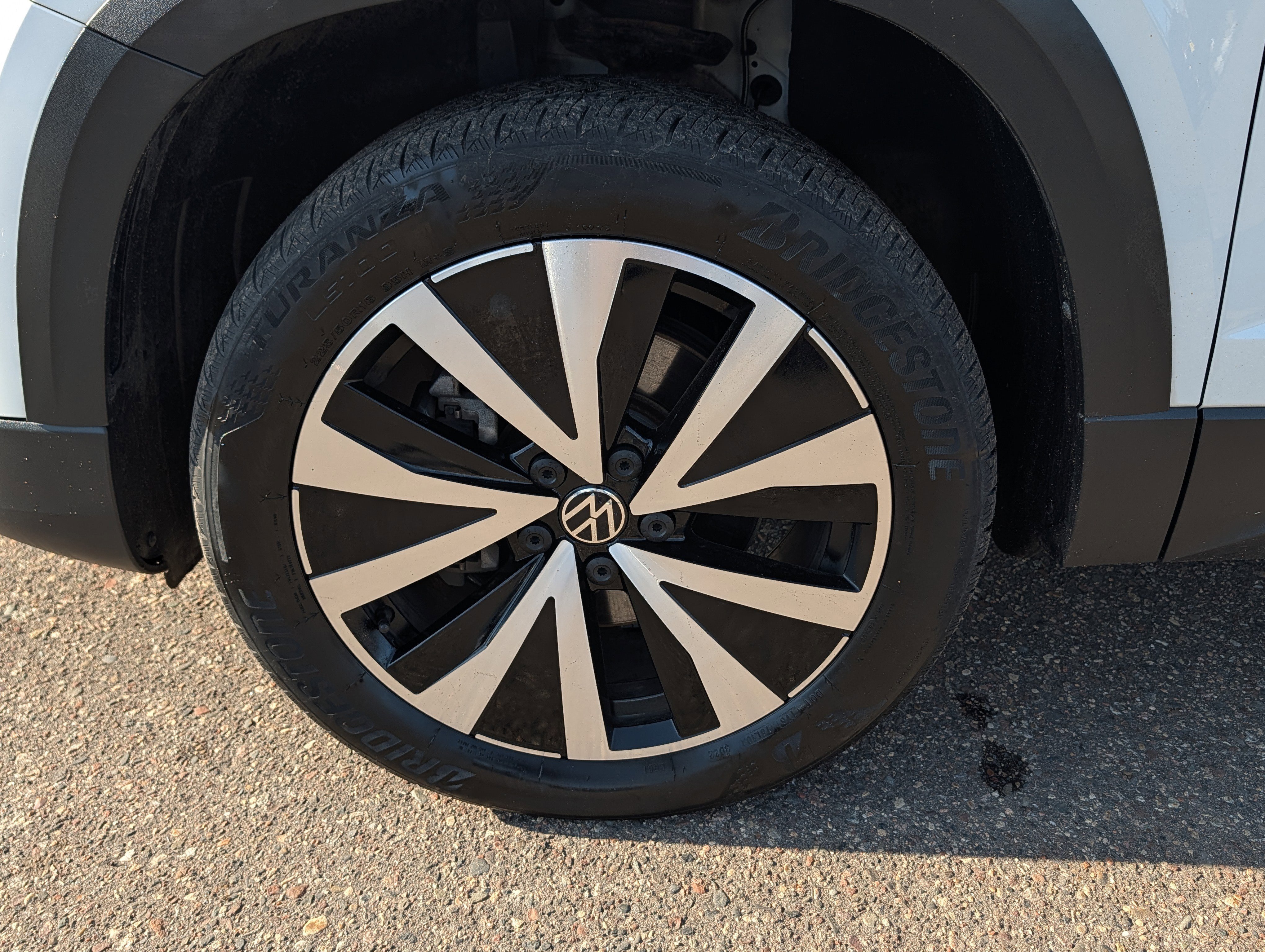 Used 2023 Volkswagen Taos SE w/ Panoramic Sunroof Package image 15