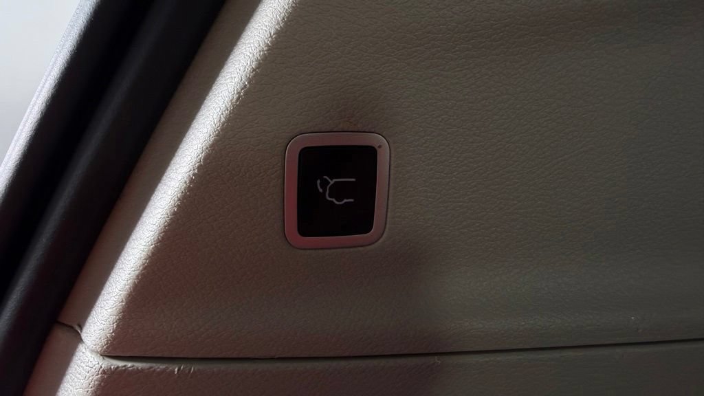 Used 2023 Chrysler Voyager LX FWD image 12