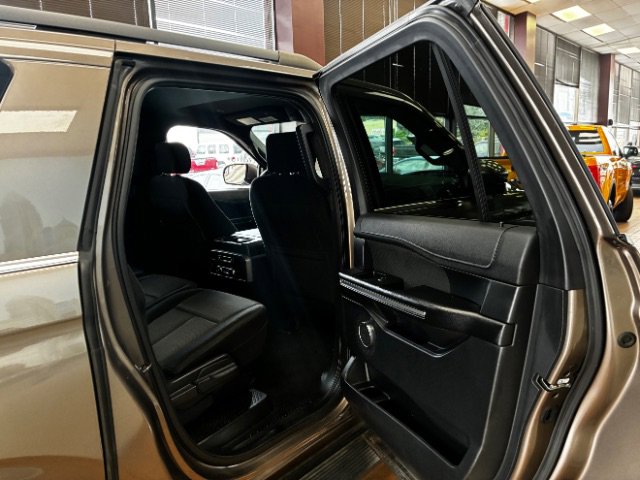 Used 2019 Ford Expedition Max XLT image 32
