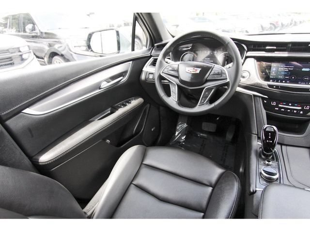 Used 2025 Cadillac XT5 Luxury FWD image 7