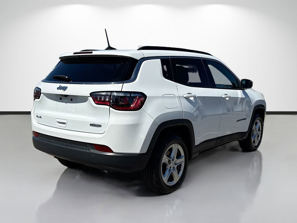 Used 2023 Jeep Compass Latitude AWD/4WD image 3