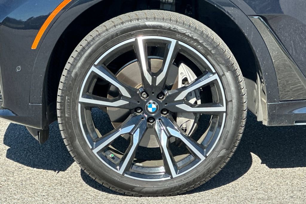 Used 2019 BMW X7 xDrive50i w/ M Sport Package image 32
