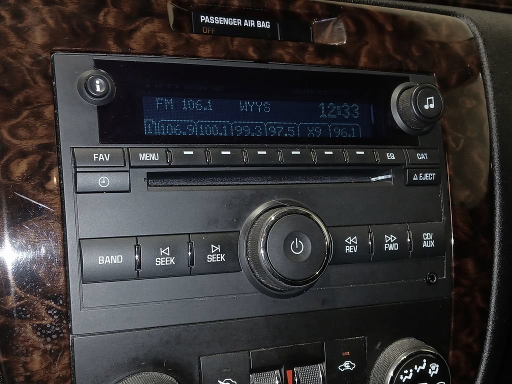 Used 2013 Chevrolet Impala LTZ FWD image 21