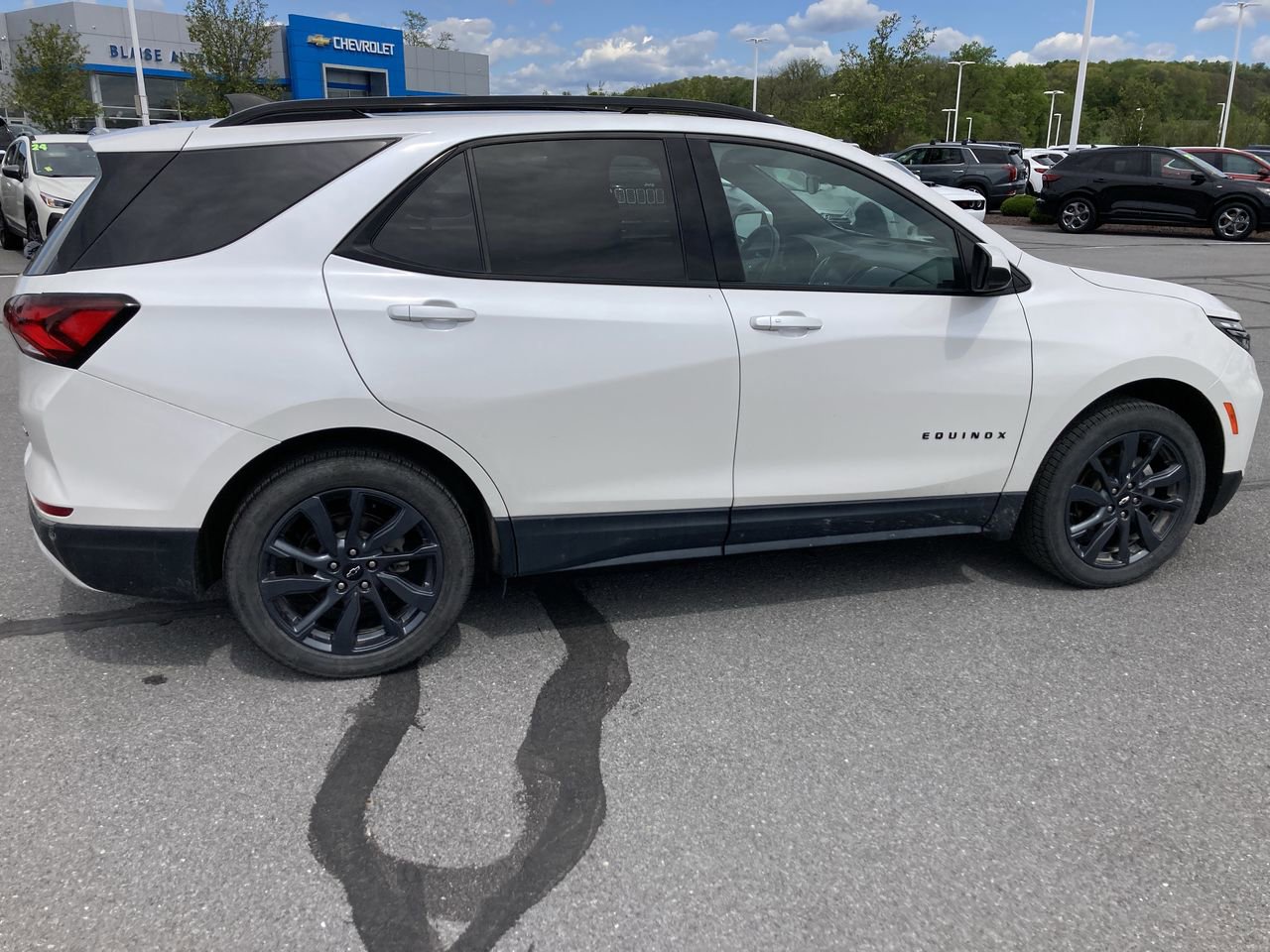 Used 2022 Chevrolet Equinox RS w/ LPO, Floor Liner Package AWD/4WD image 8