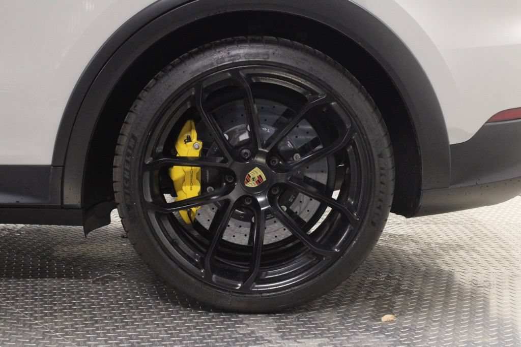 Certified 2023 Porsche Cayenne Turbo GT AWD/4WD image 15