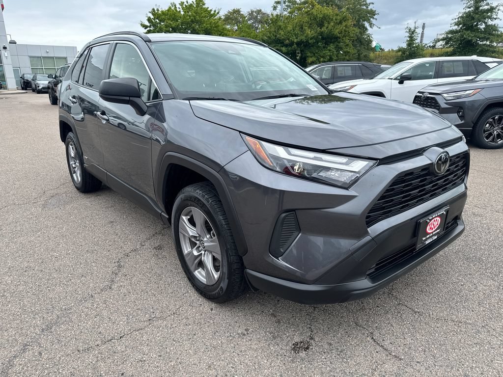 Used 2025 Toyota RAV4 LE AWD/4WD image 10