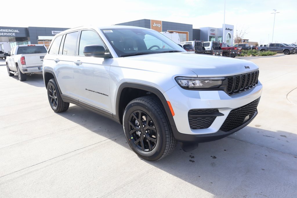 New 2025 Jeep Grand Cherokee Altitude