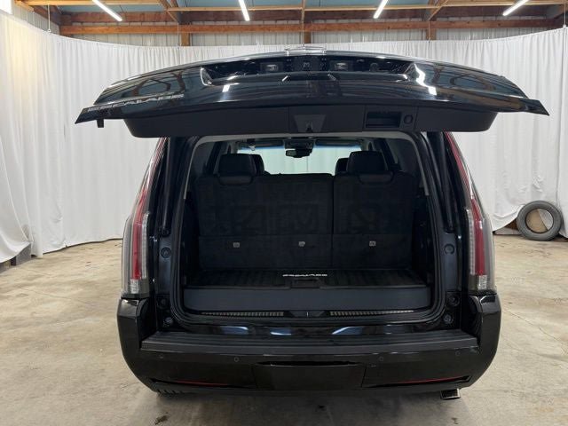 Used 2016 Cadillac Escalade Luxury AWD/4WD image 21
