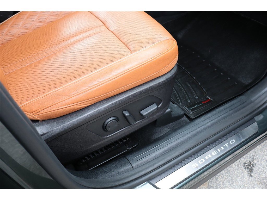 Used 2021 Kia Sorento SX Prestige AWD/4WD image 16