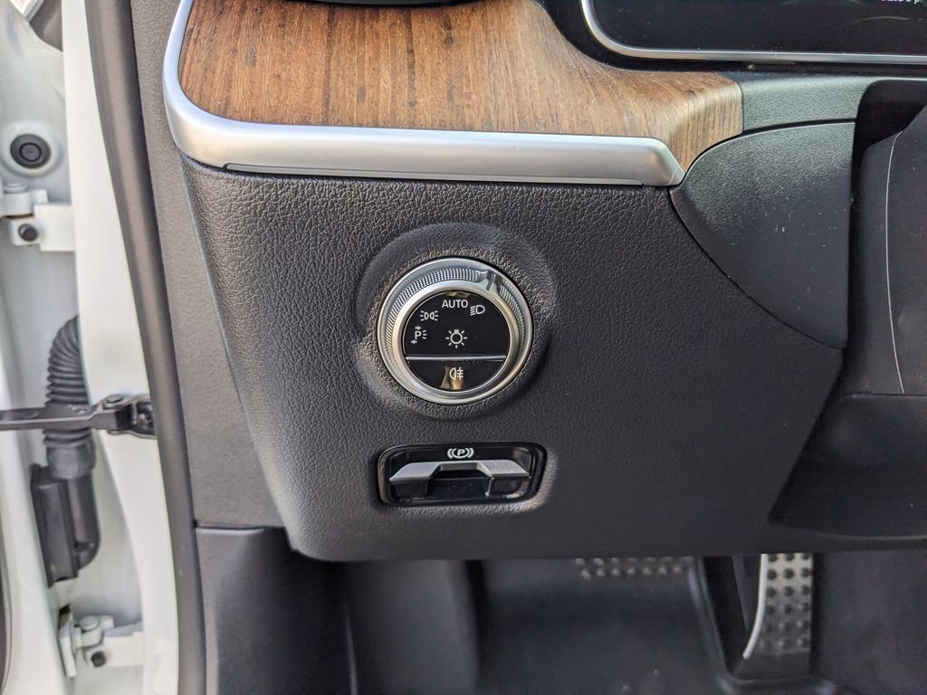 Used 2022 Mercedes-Benz C 300 Sedan image 23