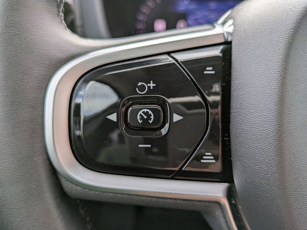 Certified 2024 Volvo XC60 B5 Ultimate w/ Protection Package Premier image 26