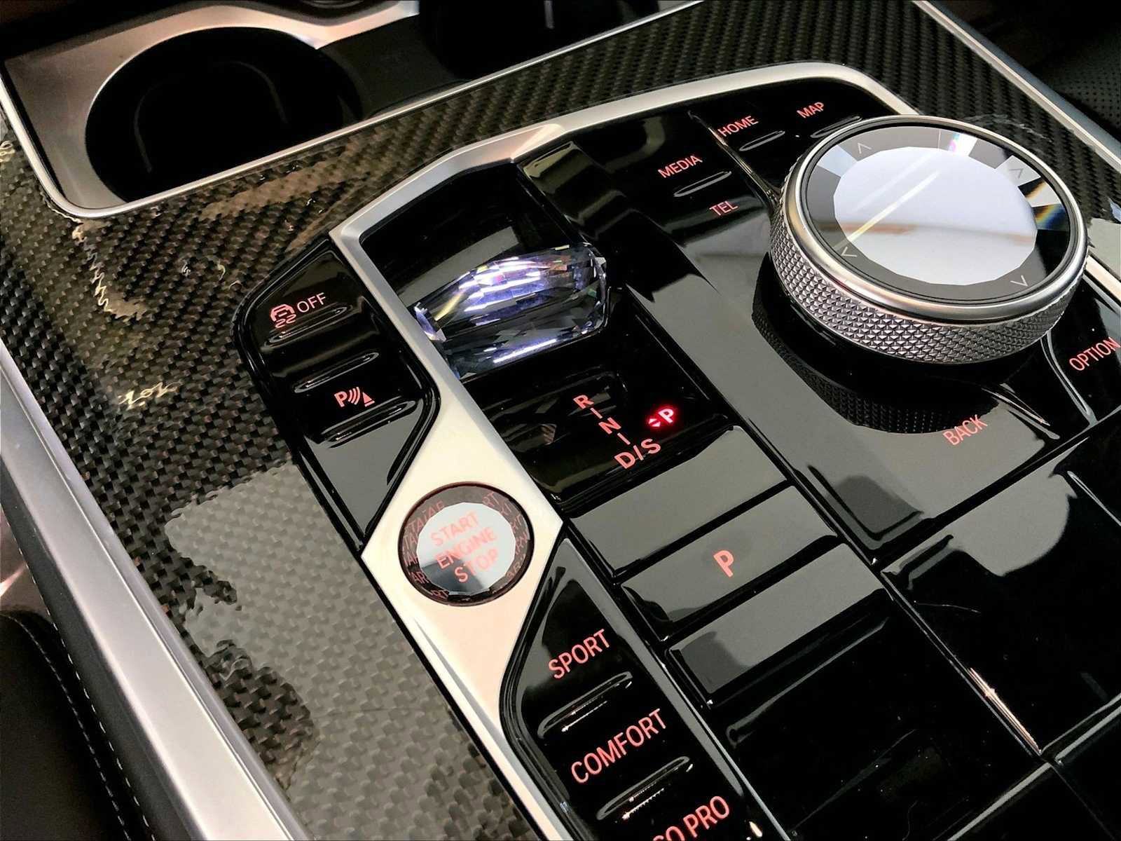 Used 2024 BMW X7 M60i w/ Executive Package image 17