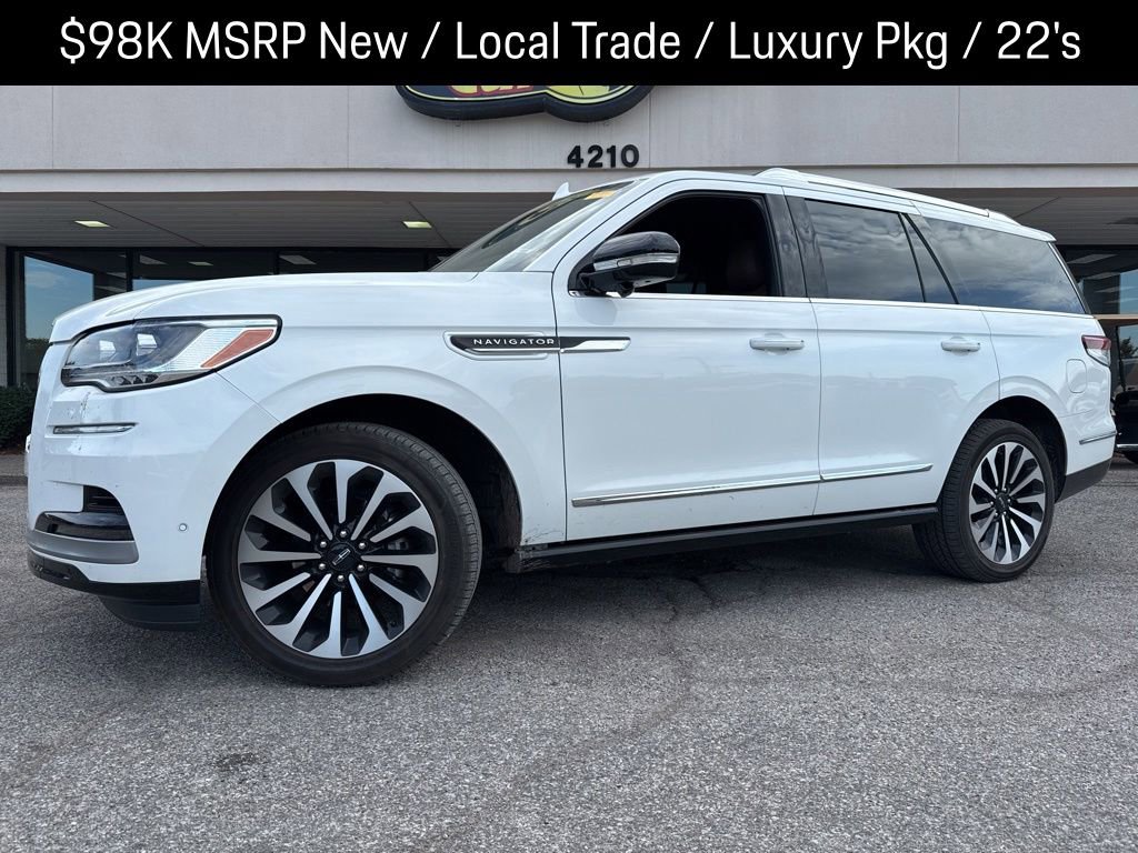 Used 2022 Lincoln Navigator Reserve AWD/4WD image 1