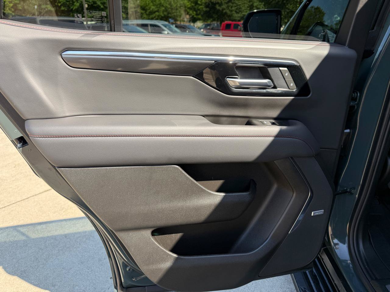 Used 2025 Chevrolet Tahoe RST w/ Comfort Package AWD/4WD image 25