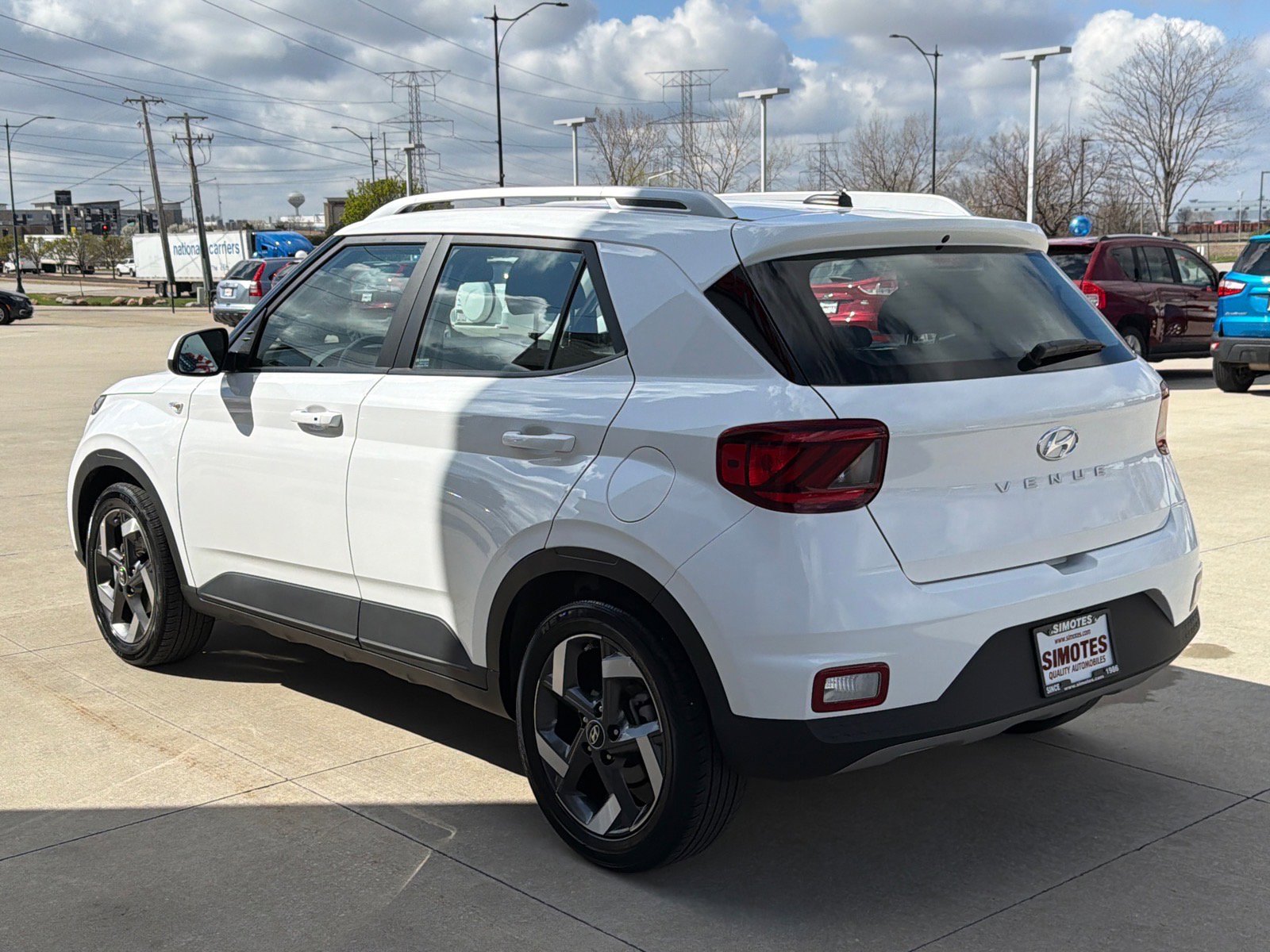 Used 2025 Hyundai Venue SEL image 7