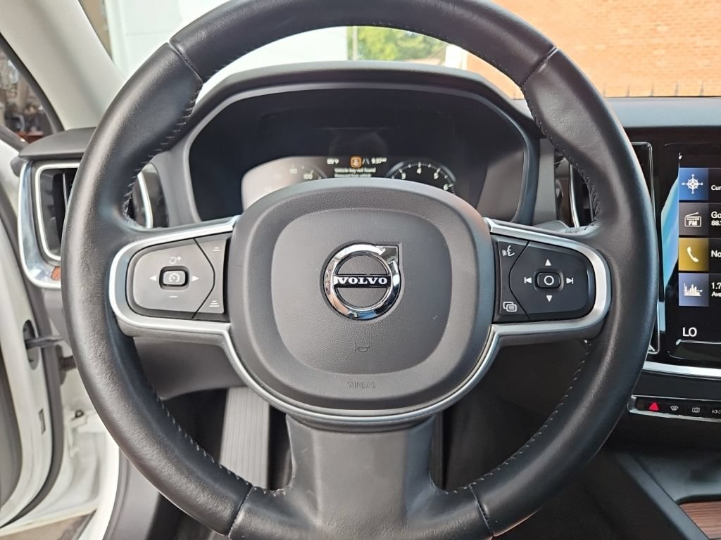 Used 2021 Volvo S60 T5 Momentum w/ Premium Package FWD image 10