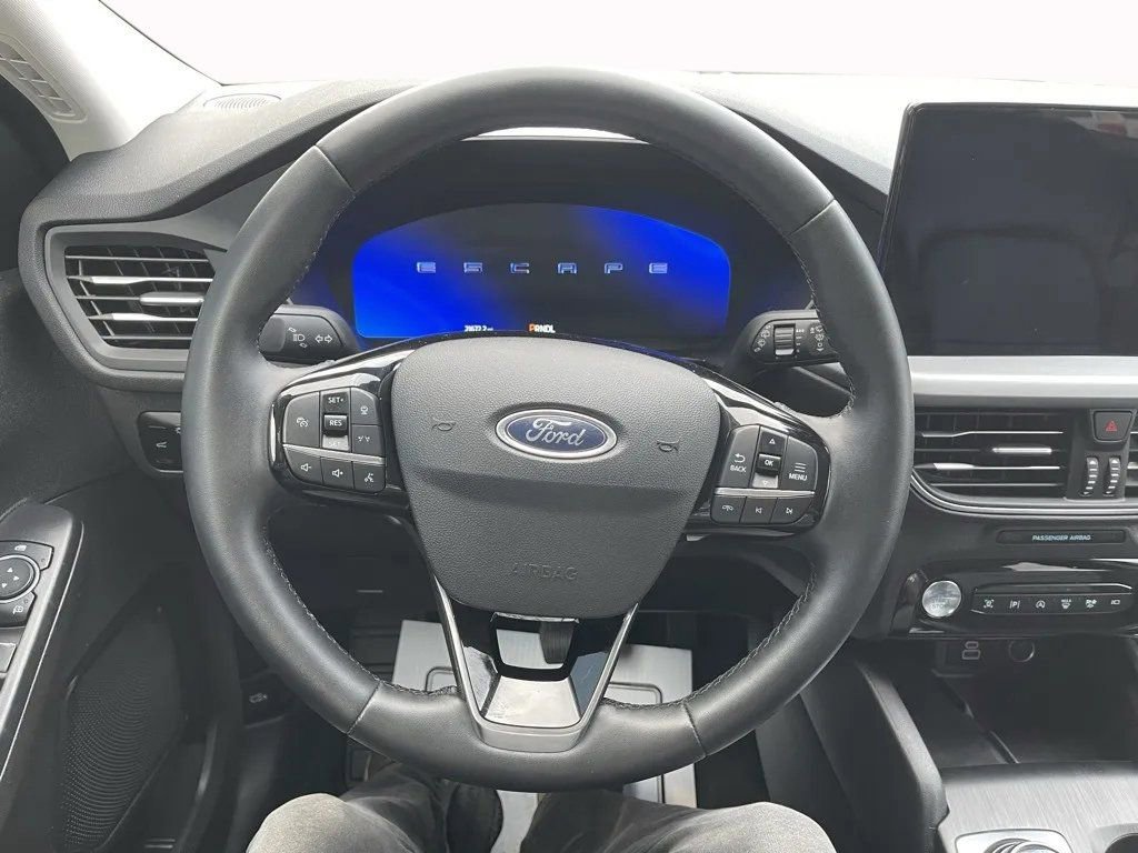 Used 2024 Ford Escape Platinum image 21