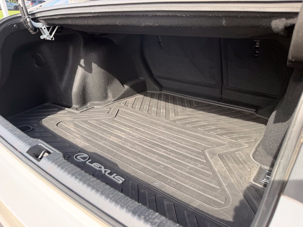 Used 2022 Lexus IS 300 AWD w/ Comfort Package image 37