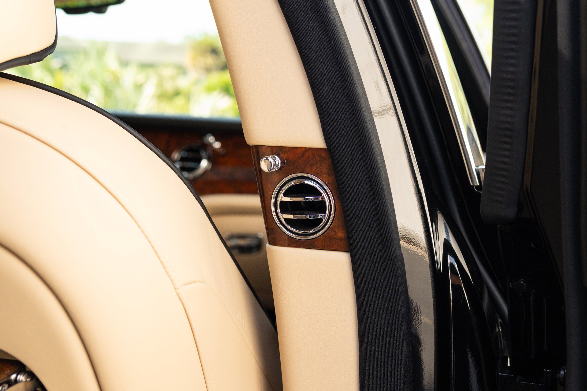 Used 2014 Bentley Mulsanne RWD image 69