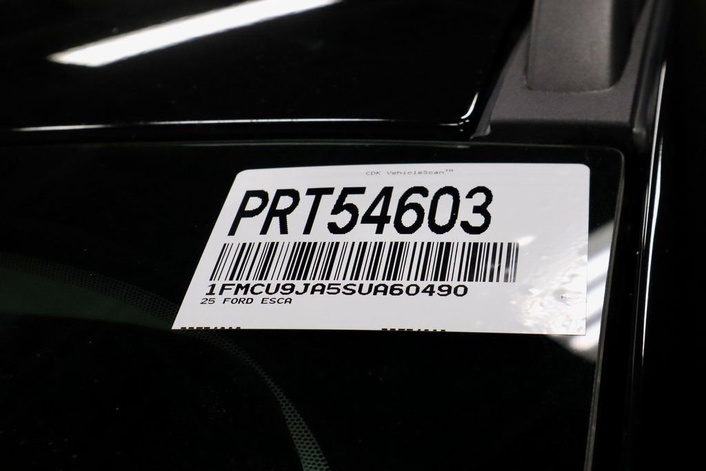 Used 2025 Ford Escape Platinum image 33