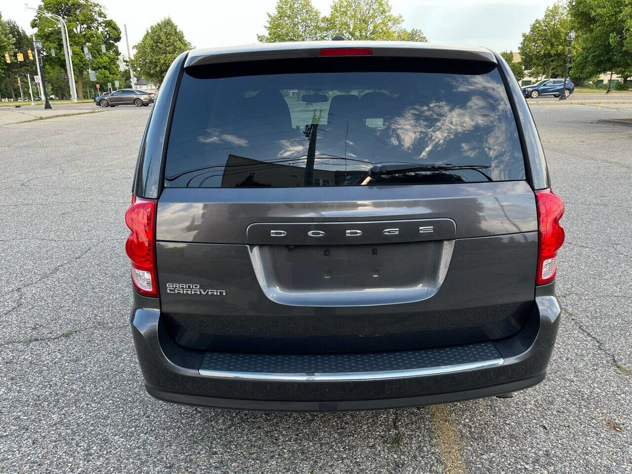 Used 2017 Dodge Grand Caravan SE w/ Power Window Group image 9