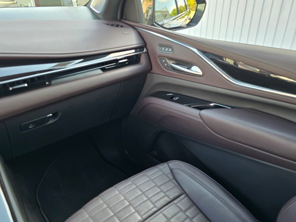 Used 2024 Cadillac Escalade Sport Platinum AWD/4WD image 21