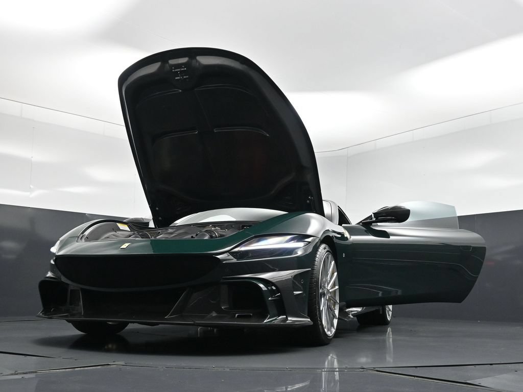 Used 2021 Ferrari Roma RWD image 34
