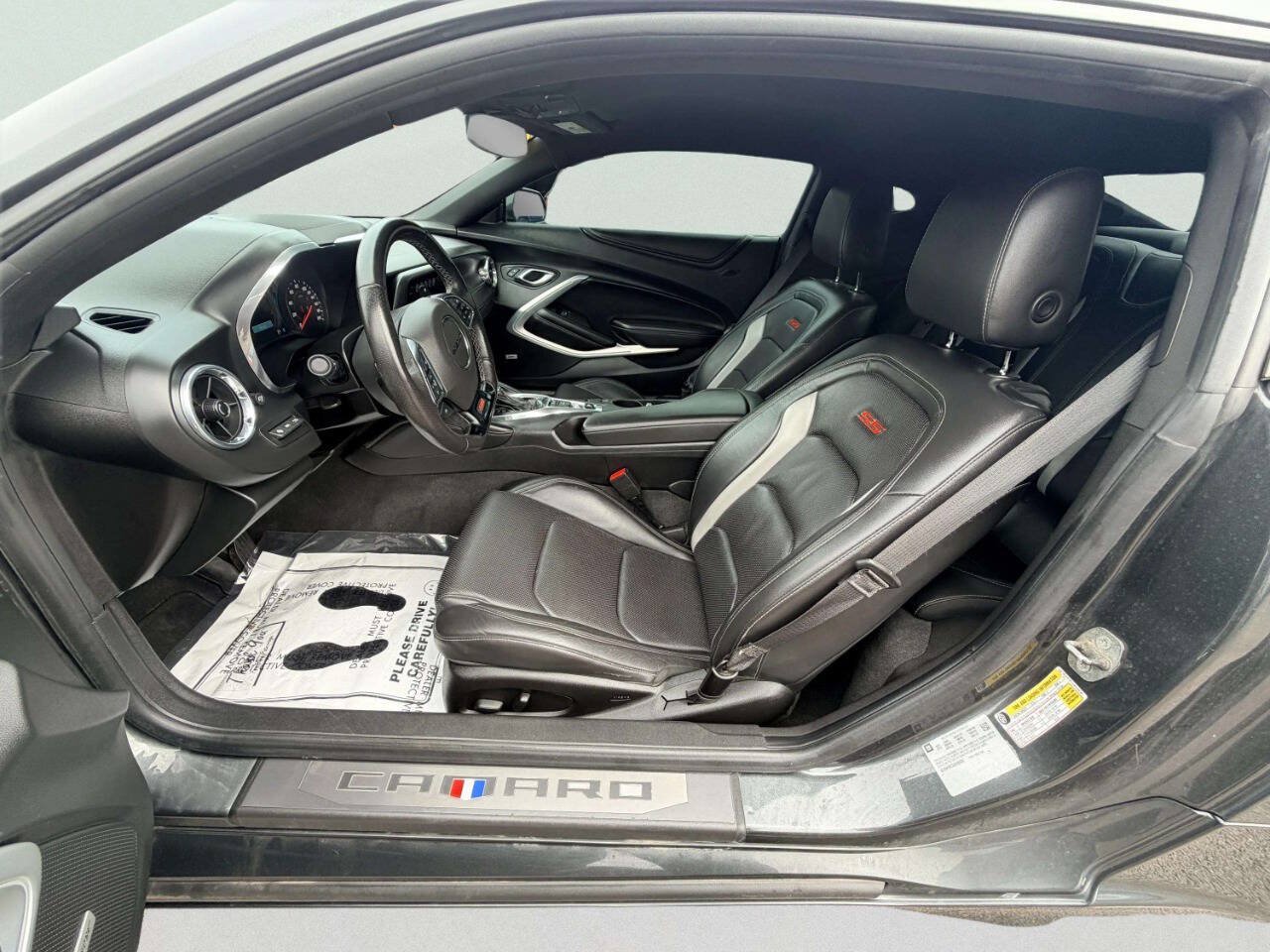Used 2018 Chevrolet Camaro SS RWD image 13