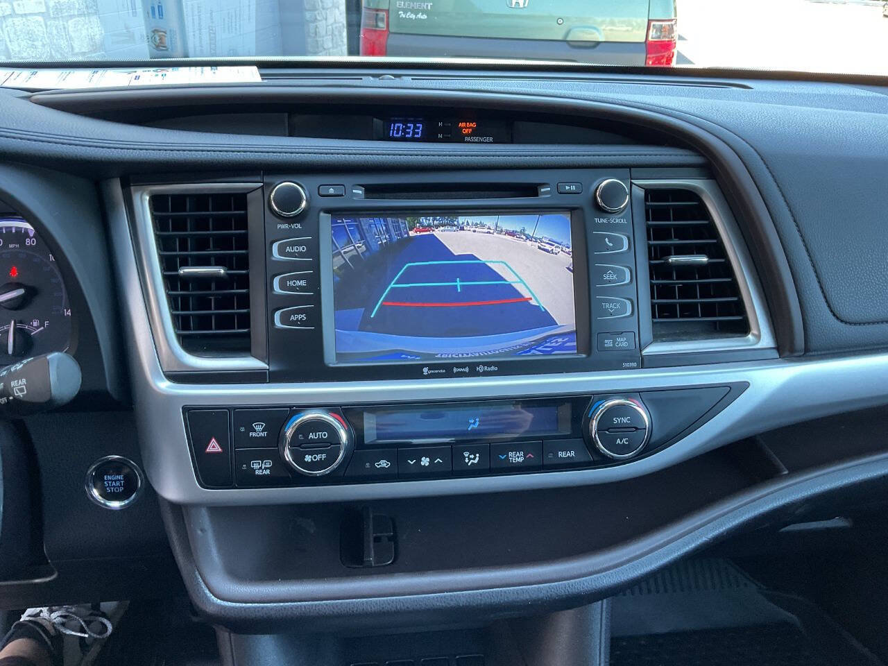 Used 2019 Toyota Highlander XLE AWD/4WD image 22